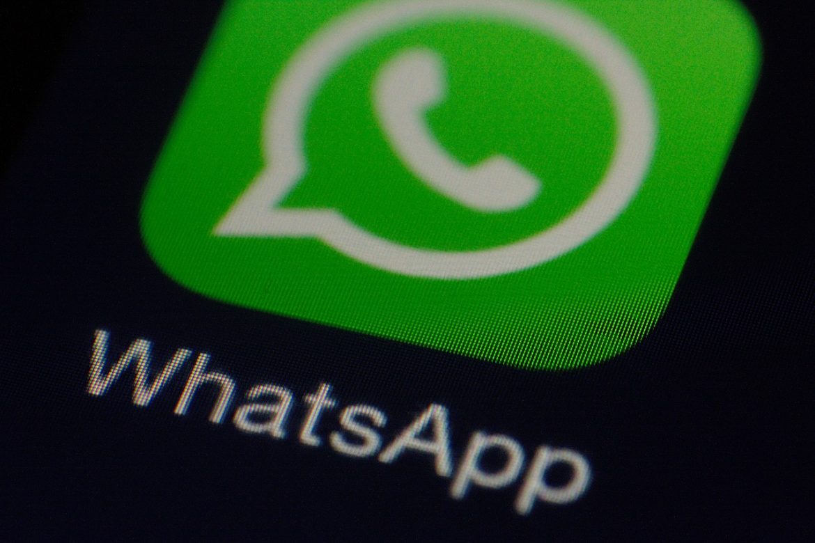 Fitur Baru WhatsApp: Chat Lock Memungkinkan Pesan Disembunyikan menggunakan Kode Rahasia