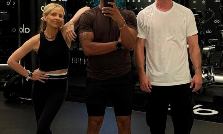 Sarah Michelle Gellar dan Freddie Prinze Jr. Keringat bersama Sarah Michelle Gellar dan Freddie Prinze Jr. Keringat bersama