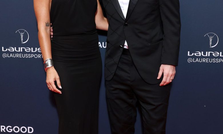 Chris Martin bernyanyi untuk Lionel Messi, istri selama cam ciuman coldplay terbaru Chris Martin bernyanyi untuk Lionel Messi, istri selama cam ciuman coldplay terbaru