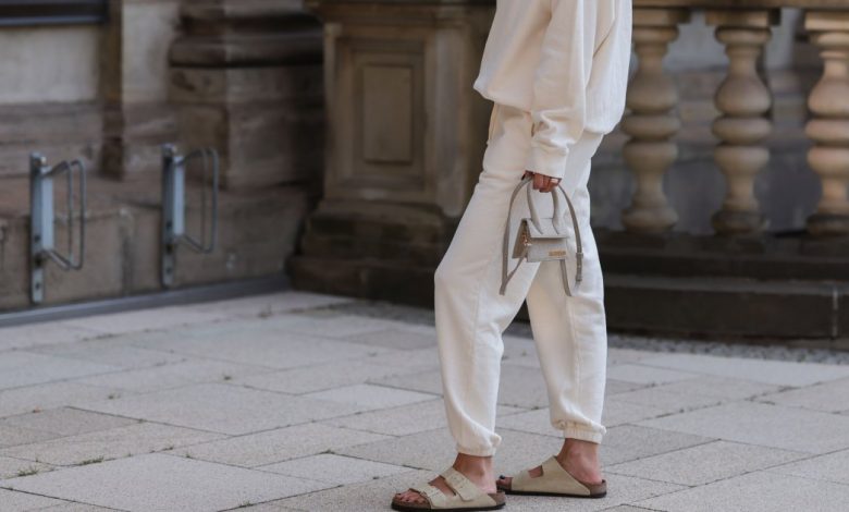 Sandal datar adalah bahan pokok musim panas, dan 17 pasangan pendukung ini di bawah $ 40 Sandal datar adalah bahan pokok musim panas, dan 17 pasangan pendukung ini di bawah $ 40