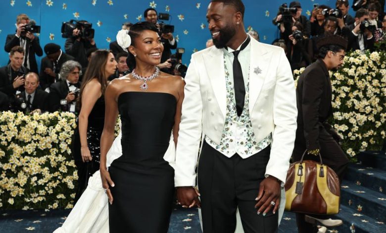 Gabrielle Union mengatakan kotoran anjing di bantal Dwyane Wade saat dia meninggalkan rumah Gabrielle Union mengatakan kotoran anjing di bantal Dwyane Wade saat dia meninggalkan rumah