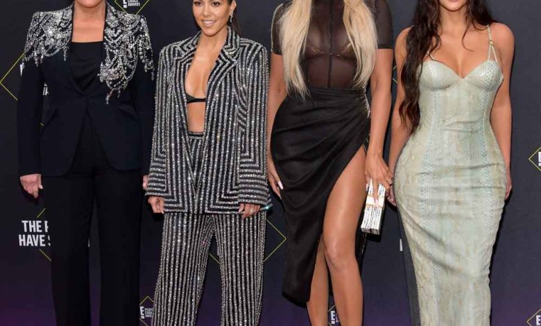 Khloe Kardashian menyembunyikan melanoma dari keluarga setelah kematian kanker ayah Khloe Kardashian menyembunyikan melanoma dari keluarga setelah kematian kanker ayah