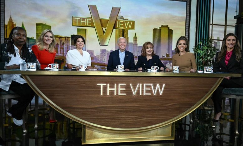 Alyssa Farah Griffin mengatakan dia menangis di 'The View' setidaknya 6 kali Alyssa Farah Griffin mengatakan dia menangis di 'The View' setidaknya 6 kali
