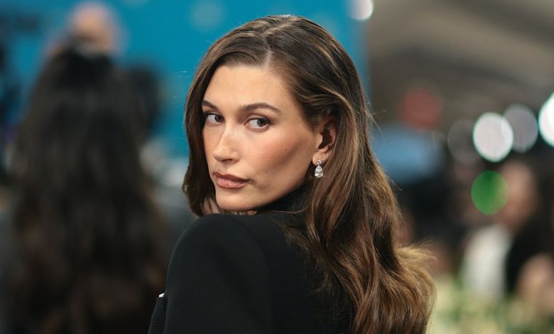 Suka tampilan tumit anak kucing Hailey Bieber? Paku gaya seharga $ 38 Suka tampilan tumit anak kucing Hailey Bieber? Paku gaya seharga $ 38