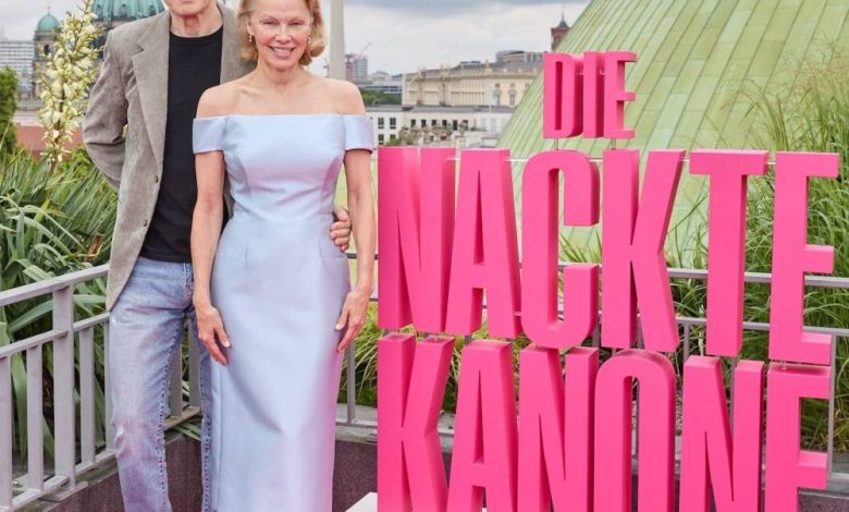 Apa yang dikatakan Pamela Anderson dan Liam Neeson tentang 'chemistry' mereka Apa yang dikatakan Pamela Anderson dan Liam Neeson tentang 'chemistry' mereka