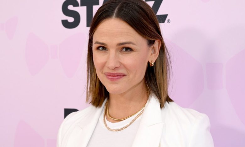 Rahasia Jennifer Garner untuk menipis rambut adalah minyak penyembuhan ini – baunya lebih baik dari parfum ' Rahasia Jennifer Garner untuk menipis rambut adalah minyak penyembuhan ini – baunya lebih baik dari parfum '