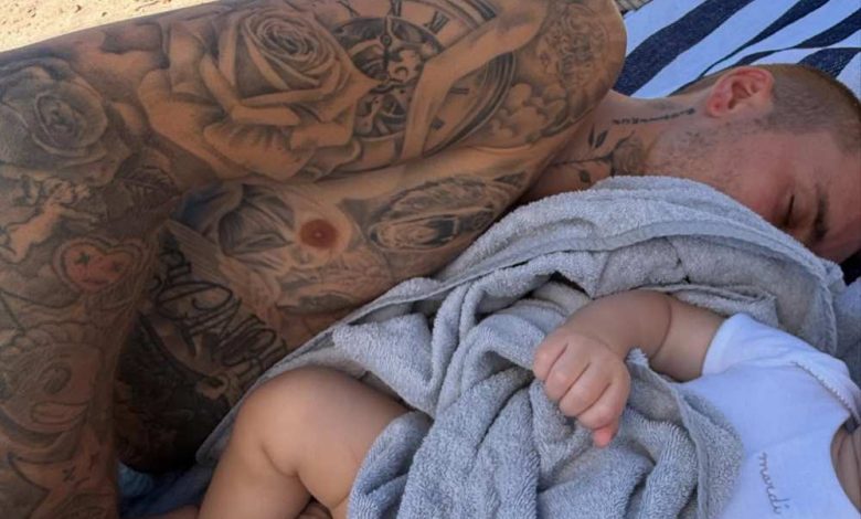 Justin Bieber bersantai dengan Baby Jack setelah menjatuhkan album kejutan Justin Bieber bersantai dengan Baby Jack setelah menjatuhkan album kejutan