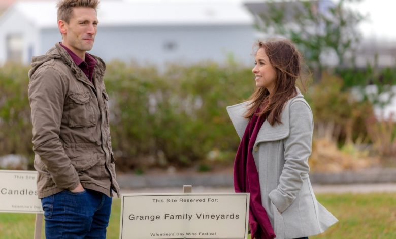 Lacey Chabert dan Andrew Walker bersatu kembali untuk film liburan Hallmark baru Lacey Chabert dan Andrew Walker bersatu kembali untuk film liburan Hallmark baru