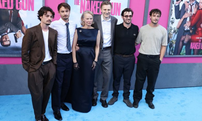 Pamela Anderson dan Liam Neeson menyatukan anak -anak setelah ciuman karpet merah Pamela Anderson dan Liam Neeson menyatukan anak -anak setelah ciuman karpet merah