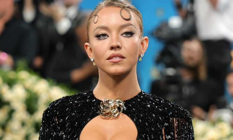Topeng Tidur Sydney Sweeney untuk Bibir Lembut memiliki hampir 5.000 ulasan hangat Topeng Tidur Sydney Sweeney untuk Bibir Lembut memiliki hampir 5.000 ulasan hangat