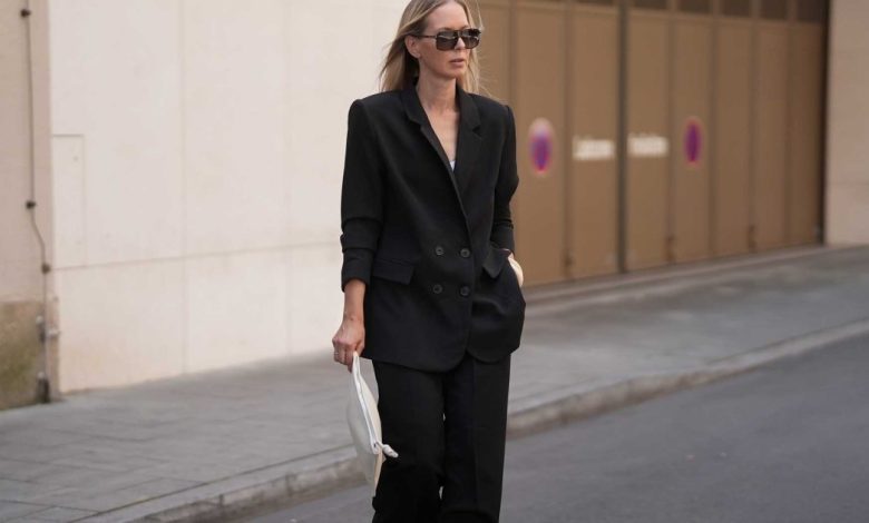Pembeli Blazer yang tahan kerut membeli dalam jumlah besar dijual seharga $ 37 Pembeli Blazer yang tahan kerut membeli dalam jumlah besar dijual seharga $ 37