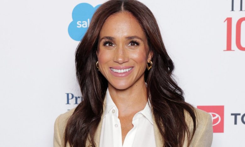 Penata rambut Meghan Markle bersumpah dengan semprotan tekstur ini – dijual sekarang Penata rambut Meghan Markle bersumpah dengan semprotan tekstur ini – dijual sekarang