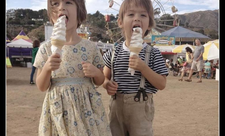 Molly Ringwald berbagi foto throwback langka kembar pada ulang tahun ke -16 mereka Molly Ringwald berbagi foto throwback langka kembar pada ulang tahun ke -16 mereka