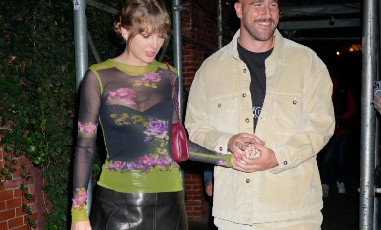 Potongan Rambut Travis Kelce untuk Taylor Swift Engagement Sparks Teori Timeline Potongan Rambut Travis Kelce untuk Taylor Swift Engagement Sparks Teori Timeline