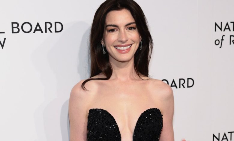 Tas mini berkilau Anne Hathaway $ 1.190 memiliki kembar $ 49 – dan terlihat sama luxe Tas mini berkilau Anne Hathaway $ 1.190 memiliki kembar $ 49 – dan terlihat sama luxe