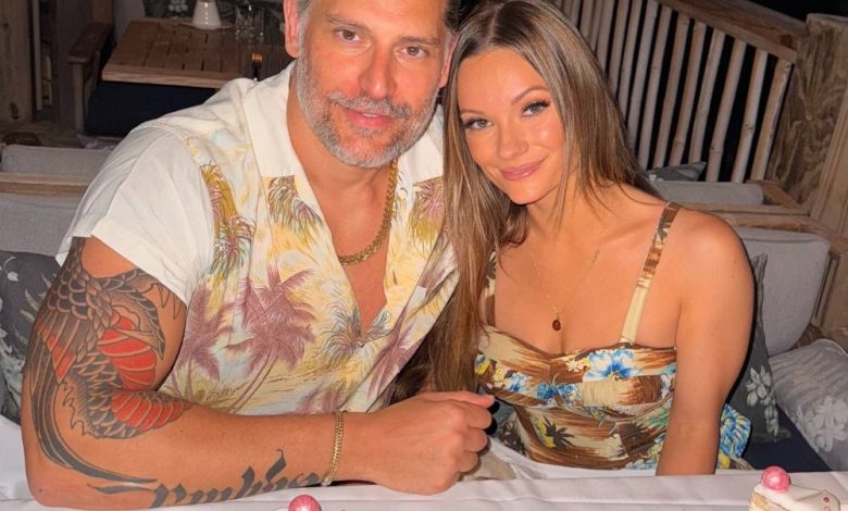 Inside Joe Manganello dan Caitlin O'Connor's 2-Bulan Liburan Eropa Inside Joe Manganello dan Caitlin O'Connor's 2-Bulan Liburan Eropa
