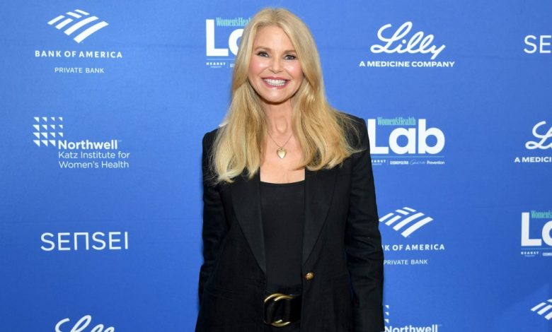 Christie Brinkley mengandalkan alat alis $ 28 ini untuk 'terlihat sedikit lebih halus' di musim panas Christie Brinkley mengandalkan alat alis $ 28 ini untuk 'terlihat sedikit lebih halus' di musim panas