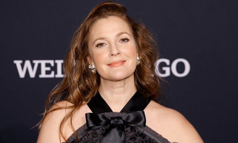 Drew Barrymore bersumpah concealer $ 28 ini seperti 'penghapus ajaib'