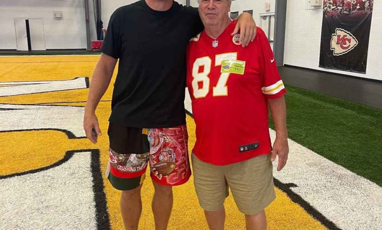 Ed Kelce mengkonfirmasi kematian pacar lama Maureen Maguire di 74 Ed Kelce mengkonfirmasi kematian pacar lama Maureen Maguire di 74