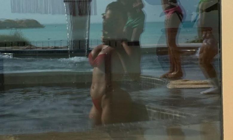 Tunangan Cristiano Ronaldo Georgina Rodriguez memamerkan perut kencang di bikini Tunangan Cristiano Ronaldo Georgina Rodriguez memamerkan perut kencang di bikini