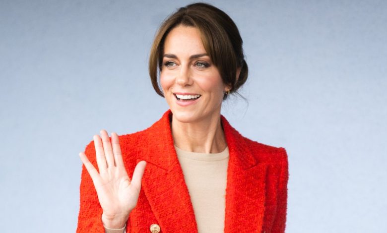 Crocs merah ceri ikonik Kate Middleton diam -diam dijual di Amazon Crocs merah ceri ikonik Kate Middleton diam -diam dijual di Amazon