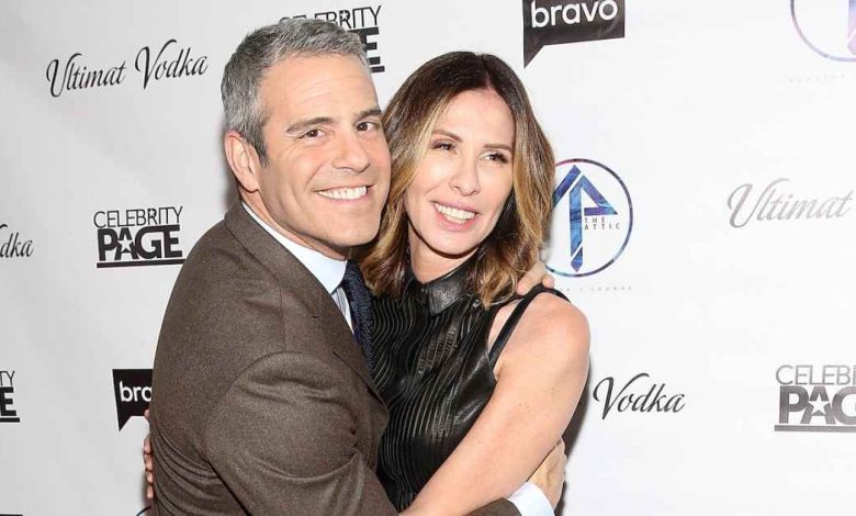 Andy Cohen dan 'Rhony' Alum Carole Radziwill bersatu kembali setelah drama masa lalu Andy Cohen dan 'Rhony' Alum Carole Radziwill bersatu kembali setelah drama masa lalu