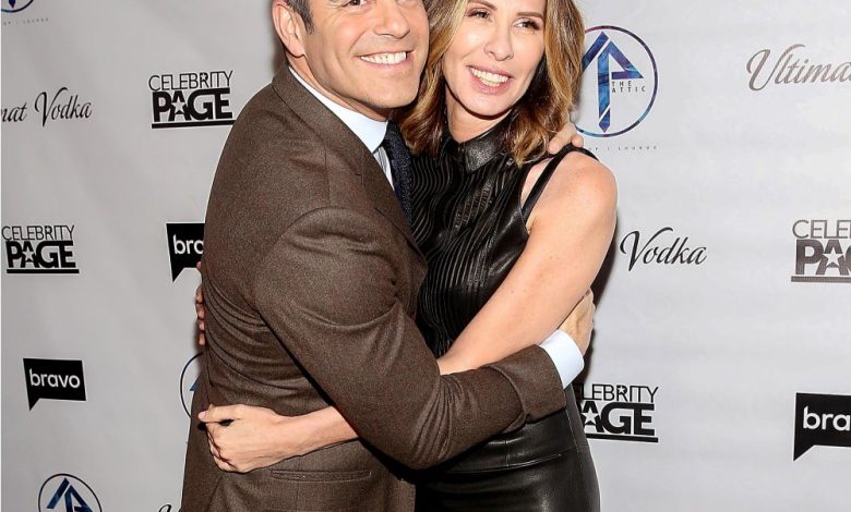 Di dalam sejarah Andy Cohen dan Carole Radziwill yang rumit Di dalam sejarah Andy Cohen dan Carole Radziwill yang rumit