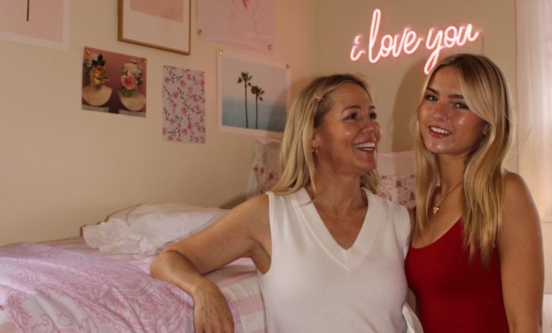 Jennie Garth menggerakkan putri Fiona, 18, ke perguruan tinggi: Di dalam kamar asramanya Jennie Garth menggerakkan putri Fiona, 18, ke perguruan tinggi: Di dalam kamar asramanya