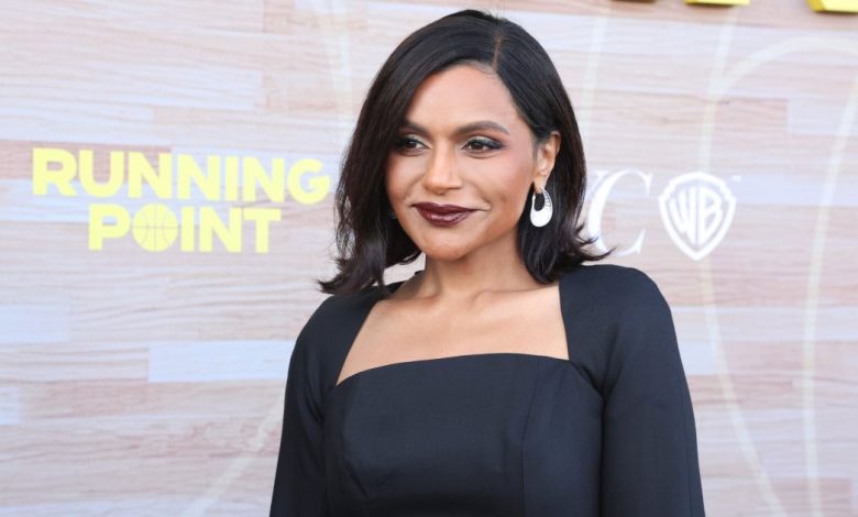 Tanyakan saja pada Mindy Kaling, set rompi yang cocok ini sangat cocok untuk cuaca transisi