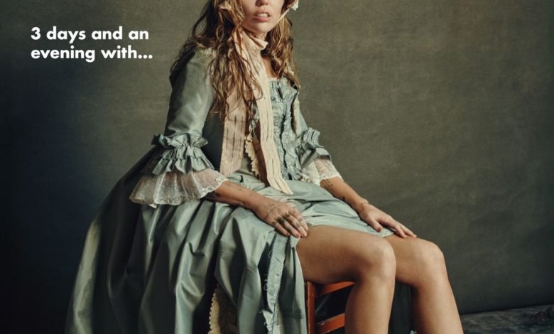 Miley Cyrus berpose topless dalam pemotretan sampul beruap baru untuk majalah 'Perfect'