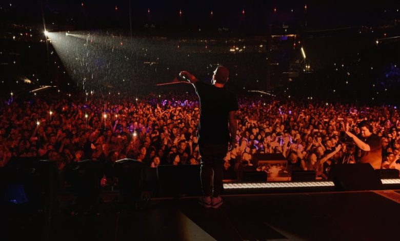 Direktur 'Stans' mengatakan beberapa penggemar terlalu 'terobsesi' dengan Eminem untuk proyek Direktur 'Stans' mengatakan beberapa penggemar terlalu 'terobsesi' dengan Eminem untuk proyek