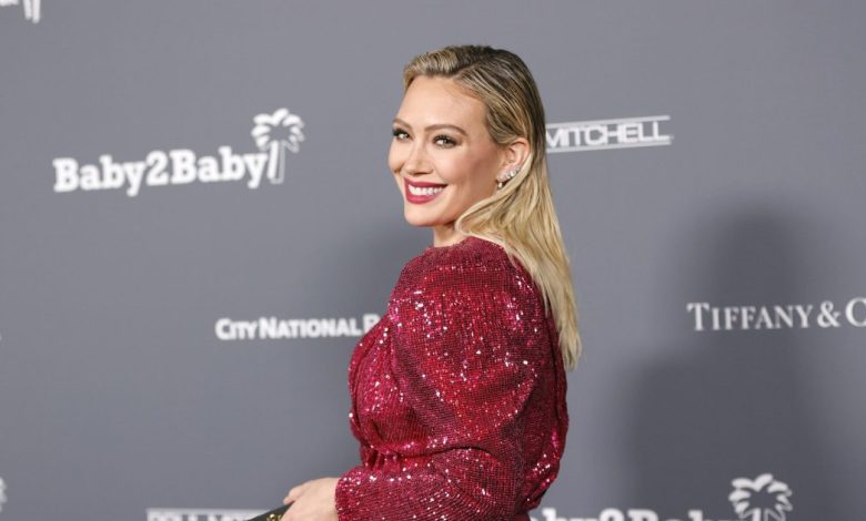 Hilary Duff membawa jeans leopard-print kembali-Nail The Look untuk $ 40 Hilary Duff membawa jeans leopard-print kembali-Nail The Look untuk $ 40