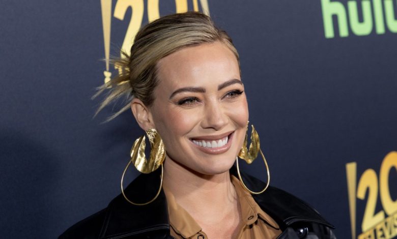 Hilary Duff mengklaim sebagai 'repeater pakaian' karena mengenakan gaun ini – dapatkan penampilannya Hilary Duff mengklaim sebagai 'repeater pakaian' karena mengenakan gaun ini – dapatkan penampilannya