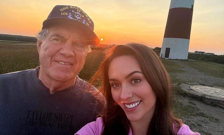 Garis waktu hubungan Bill Belichick dengan Jordon Hudson yang berusia 24 tahun Garis waktu hubungan Bill Belichick dengan Jordon Hudson yang berusia 24 tahun