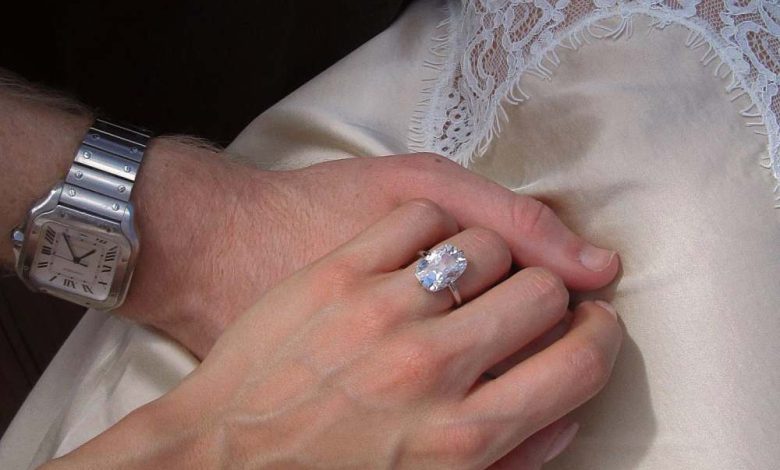 Cincin pertunangan Claudia Sulewski dari Finneas: Cut, biaya, karat dan banyak lagi Cincin pertunangan Claudia Sulewski dari Finneas: Cut, biaya, karat dan banyak lagi