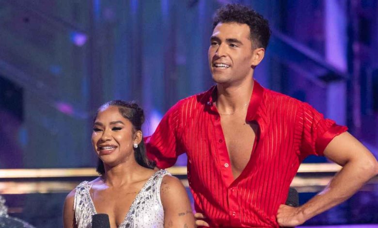 Skor mengaduk kontroversi selama premier 'DWTS': Pasangan mana yang ada di atas? Skor mengaduk kontroversi selama premier 'DWTS': Pasangan mana yang ada di atas?