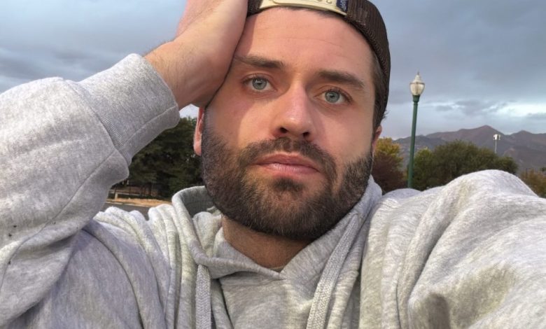 Dakota Mortensen Bereaksi terhadap Casting Bachelorette Ex Taylor Frankie Paul Dakota Mortensen Bereaksi terhadap Casting Bachelorette Ex Taylor Frankie Paul