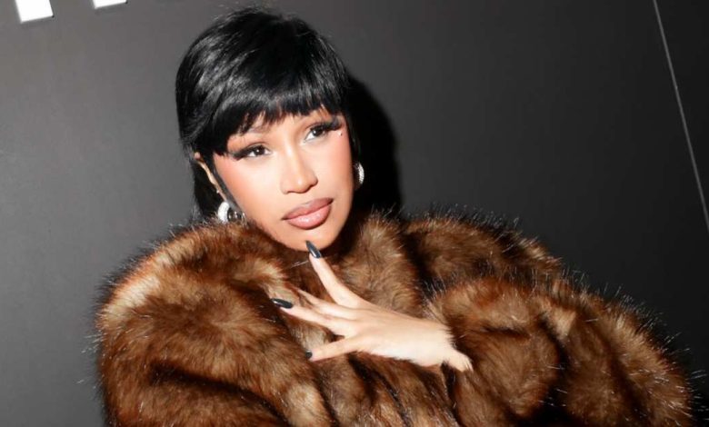 Bagaimana Cardi B Dengan ahli menutupi benjolan bayinya sebelum kehamilan No. 4 mengungkapkan Bagaimana Cardi B Dengan ahli menutupi benjolan bayinya sebelum kehamilan No. 4 mengungkapkan