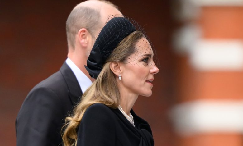 Love Kate Middleton $ 2.895 Chanel Mini Bag? Ambil lebih mirip $ 28 saat itu bertahan Love Kate Middleton $ 2.895 Chanel Mini Bag? Ambil lebih mirip $ 28 saat itu bertahan