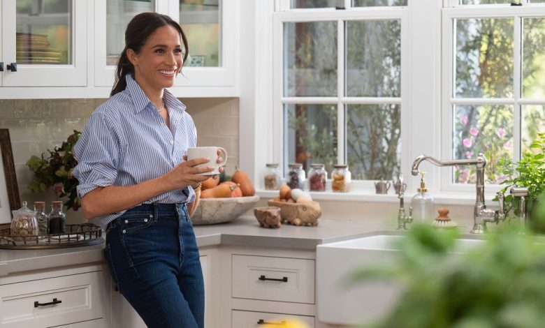 Tunggu sebentar, tampilan sweater nyaman Meghan Markle adalah $ 33 di Amazon Tunggu sebentar, tampilan sweater nyaman Meghan Markle adalah $ 33 di Amazon