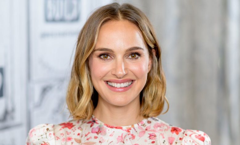 Natalie Portman mengenakan sepatu nyaman yang selalu terjual habis – tapi versi $ 40 ini lebih baik Natalie Portman mengenakan sepatu nyaman yang selalu terjual habis – tapi versi $ 40 ini lebih baik