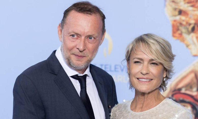 Robin Wright Detail 'Liberating' pindah ke Inggris dengan mitra Henry Smith Robin Wright Detail 'Liberating' pindah ke Inggris dengan mitra Henry Smith