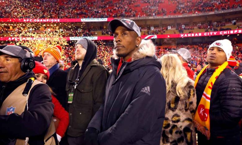 Ayah Patrick Mahomes memohon kepada pengadilan untuk izin menghadiri pertandingan NFL Ayah Patrick Mahomes memohon kepada pengadilan untuk izin menghadiri pertandingan NFL