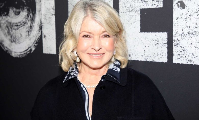 Salin The Comfy Girl Sneakers Martha Stewart yang ditata untuk musim gugur Salin The Comfy Girl Sneakers Martha Stewart yang ditata untuk musim gugur