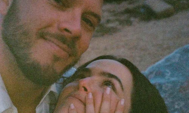 Zoey Deutch bertunangan dengan pacar Jimmy Tatro setelah 4 tahun berkencan Zoey Deutch bertunangan dengan pacar Jimmy Tatro setelah 4 tahun berkencan