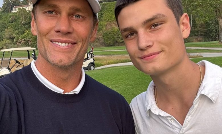 Tom Brady bercanda dia 'siap' untuk menendang putra Jack, 18, 'keluar pintu'