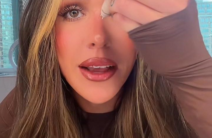 Ariana Biermann Mengklaim Ibu Kim Zolciak Telah Menghilangkan Bintik-Bintiknya di Usia 14 Tahun Ariana Biermann Mengklaim Ibu Kim Zolciak Telah Menghilangkan Bintik-Bintiknya di Usia 14 Tahun