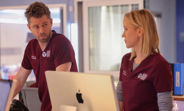 Steven Weber karya Chicago Med menyebut Archer dan Hannah's Baby Plot Twist 'Gutsy' Steven Weber karya Chicago Med menyebut Archer dan Hannah's Baby Plot Twist 'Gutsy'