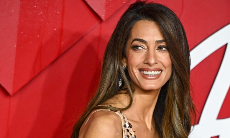 Amal Clooney Menggunakan Serum Pengencang Leher seharga Ini Menurut Pengguna Seperti 'Awet Muda' Amal Clooney Menggunakan Serum Pengencang Leher seharga Ini Menurut Pengguna Seperti 'Awet Muda'