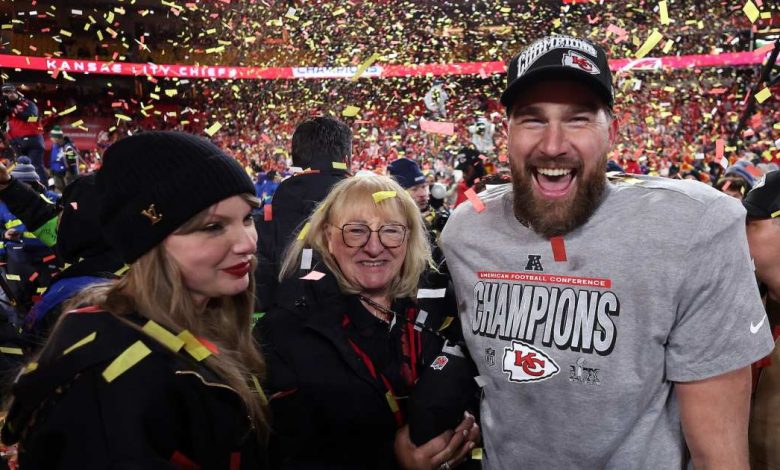 Donna Kelce merayakan ulang tahun Travis Kelce dengan 'Opalite' karya Taylor Swift